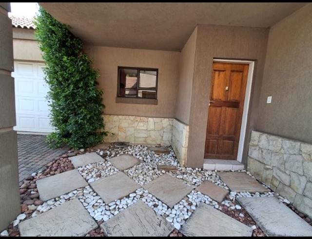3 BEDROOM PROPERTY TO RENT IN MANTEVREDE